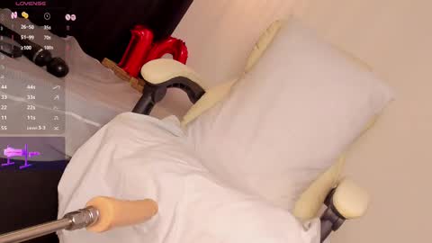 Snapshot of allisonroberts_ chatting on 03/04/25, 11:00 Alli online show from 03/04/25, 11:00