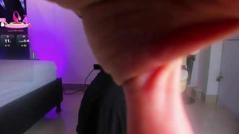 Snapshot of allisonroberts_ chatting on 10/03/25, 07:33 Alli online show from 10/03/25, 07:33