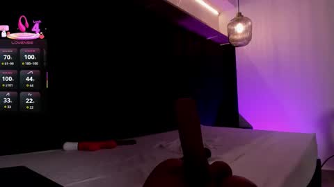 Snapshot of allisonroberts_ chatting on 10/08/25, 07:55 Alli online show from 10/08/25, 07:55