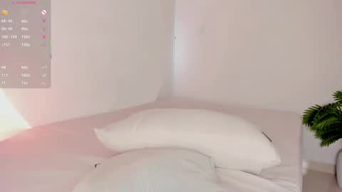 Snapshot of allisonroberts_ chatting on 11/10/25, 11:20 Alli online show from 11/10/25, 11:20