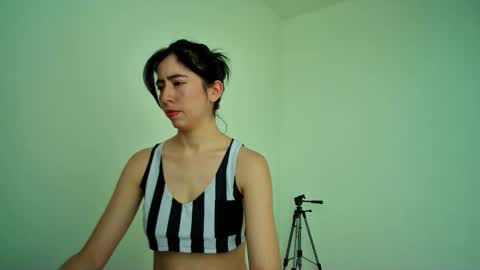 Snapshot of allisson_rose chatting on 09/16/25, 07:26 Alli online show from 09/16/25, 07:26