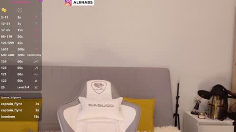 Snapshot of alllinaeve chatting on 01/25/25, 02:58 Alina online show from 01/25/25, 02:58