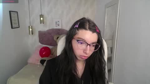 Snapshot of alllyson_ chatting on 02/18/26, 07:54 alison online show from 02/18/26, 07:54