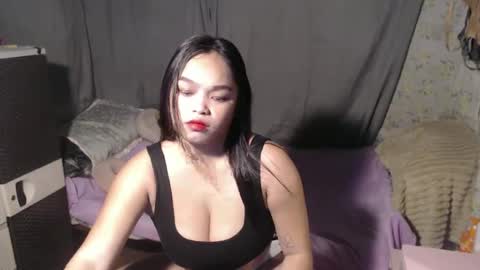 Snapshot of alluring_bobbies chatting on 01/05/25, 04:59 dhiharu online show from 01/05/25, 04:59