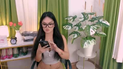 Snapshot of alluring_brianna08 chatting on 06/25/26, 05:28 Brianna online show from 06/25/26, 05:28