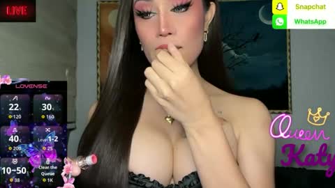 Snapshot of alluring_gemini chatting on 05/25/26, 03:12 Queen Majesty Katy online show from 05/25/26, 03:12