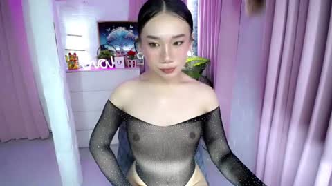 Snapshot of alluring_mj chatting on 06/18/26, 01:06 mj online show from 06/18/26, 01:06