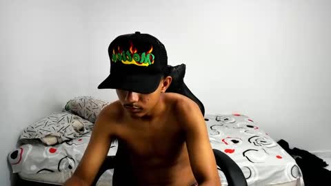 Snapshot of alluringangel0 chatting on 09/14/25, 03:38 alluringangel0 online show from 09/14/25, 03:38