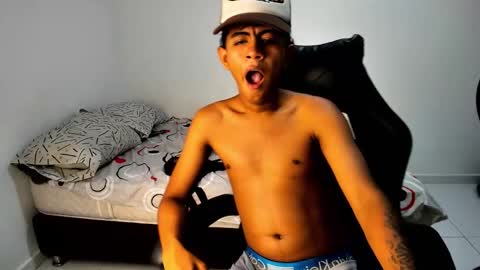 Snapshot of alluringangel0 chatting on 09/16/25, 05:08 alluringangel0 online show from 09/16/25, 05:08