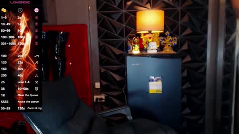 Natalya Fox online show from 02/05/25, 06:56