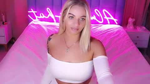 AlwaysHot online show from 11/25/25, 02:44