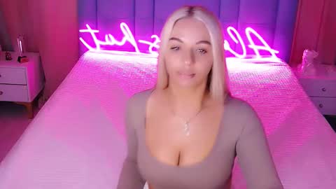 AlwaysHot online show from 11/30/25, 02:37