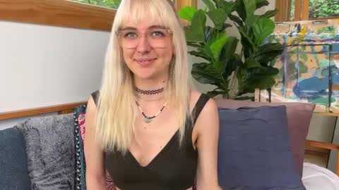 Ally Elliot online show from 10/09/25, 06:39