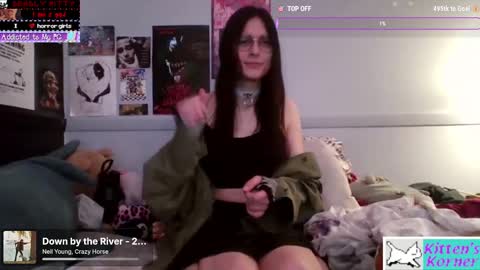 Snapshot of allyv527 chatting on 10/25/25, 03:58 Ally online show from 10/25/25, 03:58