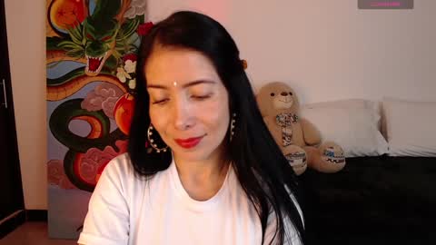 alma_art_ online show from 02/01/25, 01:34