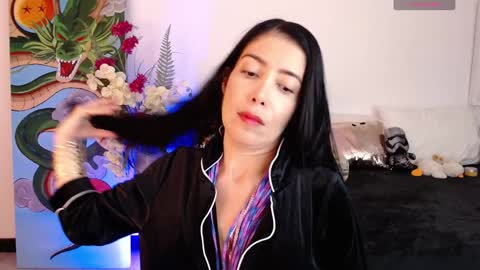 alma_art_ online show from 02/07/25, 09:15