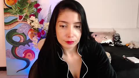 alma_art_ online show from 02/11/25, 01:20