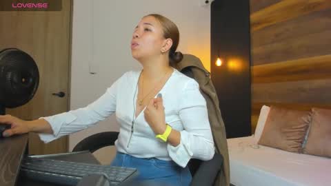 ALMA FENIX  online show from 09/17/25, 12:29