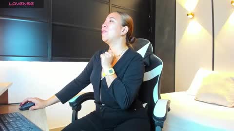 ALMA FENIX  online show from 10/14/25, 12:28