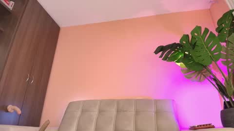 Alma Castillo online show from 10/30/25, 01:29