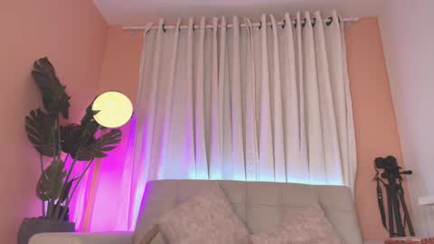 Alma Castillo online show from 12/21/25, 01:57