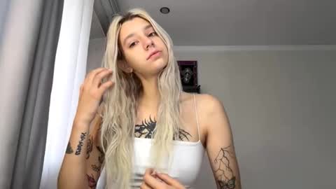 Arina online show from 10/01/25, 10:32