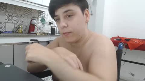 Snapshot of almondonwheels chatting on 01/12/25, 10:33 Almond online show from 01/12/25, 10:33