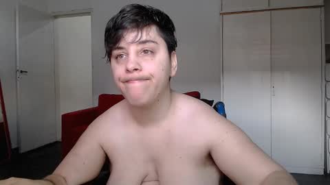 Snapshot of almondonwheels chatting on 01/16/25, 10:02 Almond online show from 01/16/25, 10:02