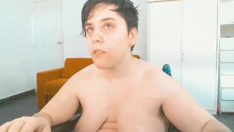 Snapshot of almondonwheels chatting on 02/09/25, 08:34 Almond online show from 02/09/25, 08:34