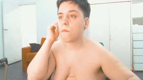 Snapshot of almondonwheels chatting on 03/03/25, 02:47 Almond online show from 03/03/25, 02:47