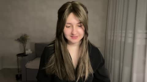 Snapshot of almostinnocent_ chatting on 04/27/26, 08:51 Anna online show from 04/27/26, 08:51