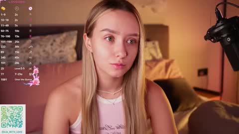 Lia online show from 11/11/25, 03:06