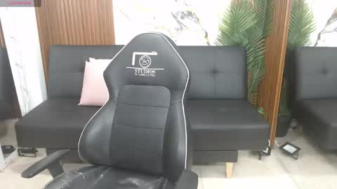 alonddra_tay online show from 05/05/26, 11:29