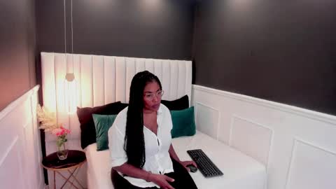 Alondra  online show from 05/19/26, 11:38