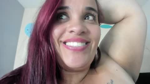 Snapshot of alondra_zaens chatting on 05/16/26, 12:18 Alondra online show from 05/16/26, 12:18