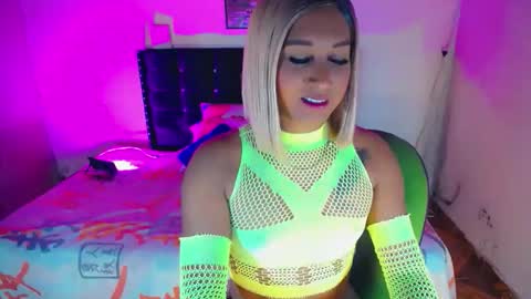 Snapshot of alondragill_ chatting on 06/09/26, 03:40 alondragill_ online show from 06/09/26, 03:40