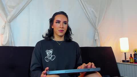 Hazel Bowie online show from 02/06/25, 09:17