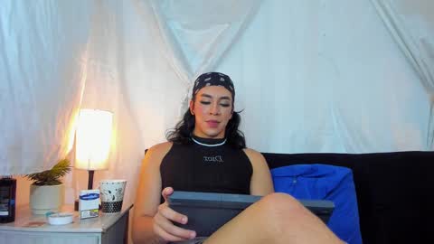 Hazel Bowie online show from 02/18/25, 02:05