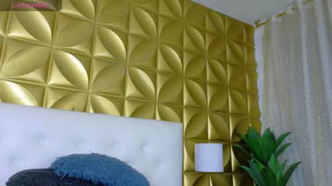 Hazel Bowie online show from 04/13/26, 04:07