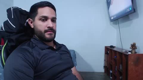 Snapshot of alonxoo chatting on 09/09/25, 12:10 alonxoo online show from 09/09/25, 12:10