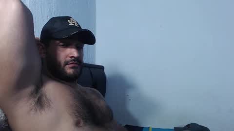 Snapshot of alonxoo chatting on 12/16/25, 03:00 alonxoo online show from 12/16/25, 03:00