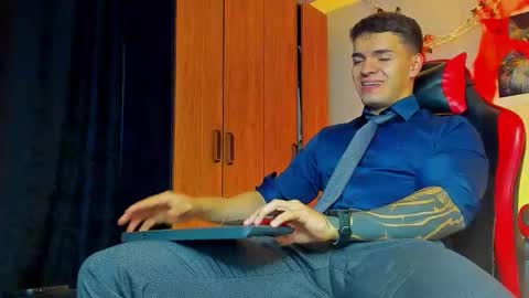 alpha_dominus_ online show from 10/20/25, 03:29