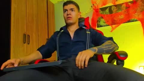 alpha_dominus_ online show from 10/29/25, 08:49