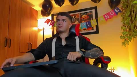 alpha_dominus_ online show from 11/20/25, 04:45