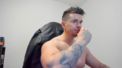Snapshot of alphagodleatherking92 chatting on 12/24/24, 07:49 LeatherMaster online show from 12/24/24, 07:49