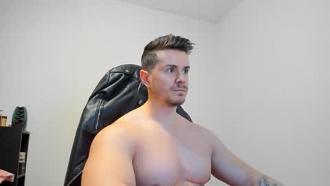Snapshot of alphagodleatherking92 chatting on 12/27/24, 10:01 LeatherMaster online show from 12/27/24, 10:01