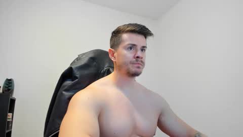 Snapshot of alphagodleatherking92 chatting on 01/03/25, 08:43 LeatherMaster online show from 01/03/25, 08:43