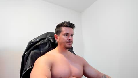 Snapshot of alphagodleatherking92 chatting on 01/07/25, 10:43 LeatherMaster online show from 01/07/25, 10:43