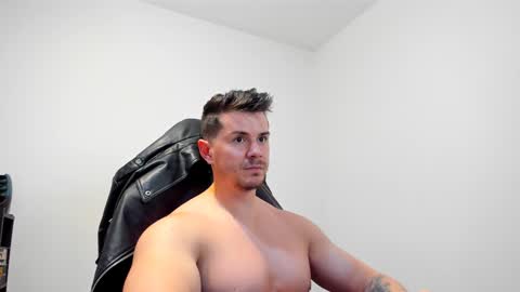 Snapshot of alphagodleatherking92 chatting on 01/13/25, 01:17 LeatherMaster online show from 01/13/25, 01:17
