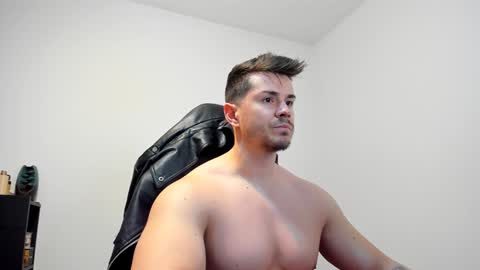 Snapshot of alphagodleatherking92 chatting on 01/18/25, 06:03 LeatherMaster online show from 01/18/25, 06:03